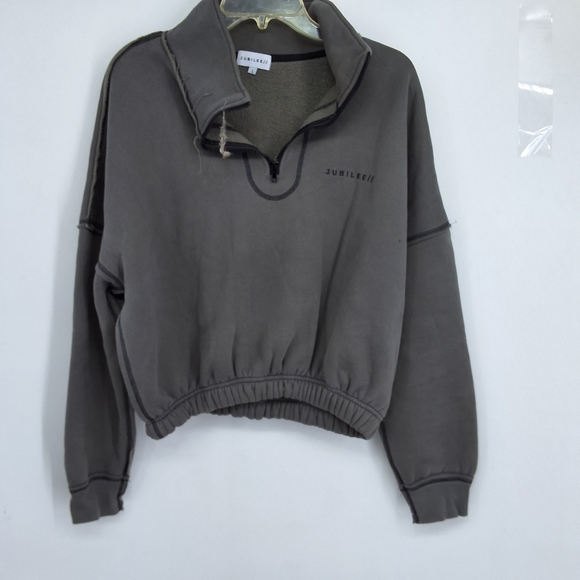 jubilee Tops - Jubilee Large Gray Quarter-Zip Sweatshirt